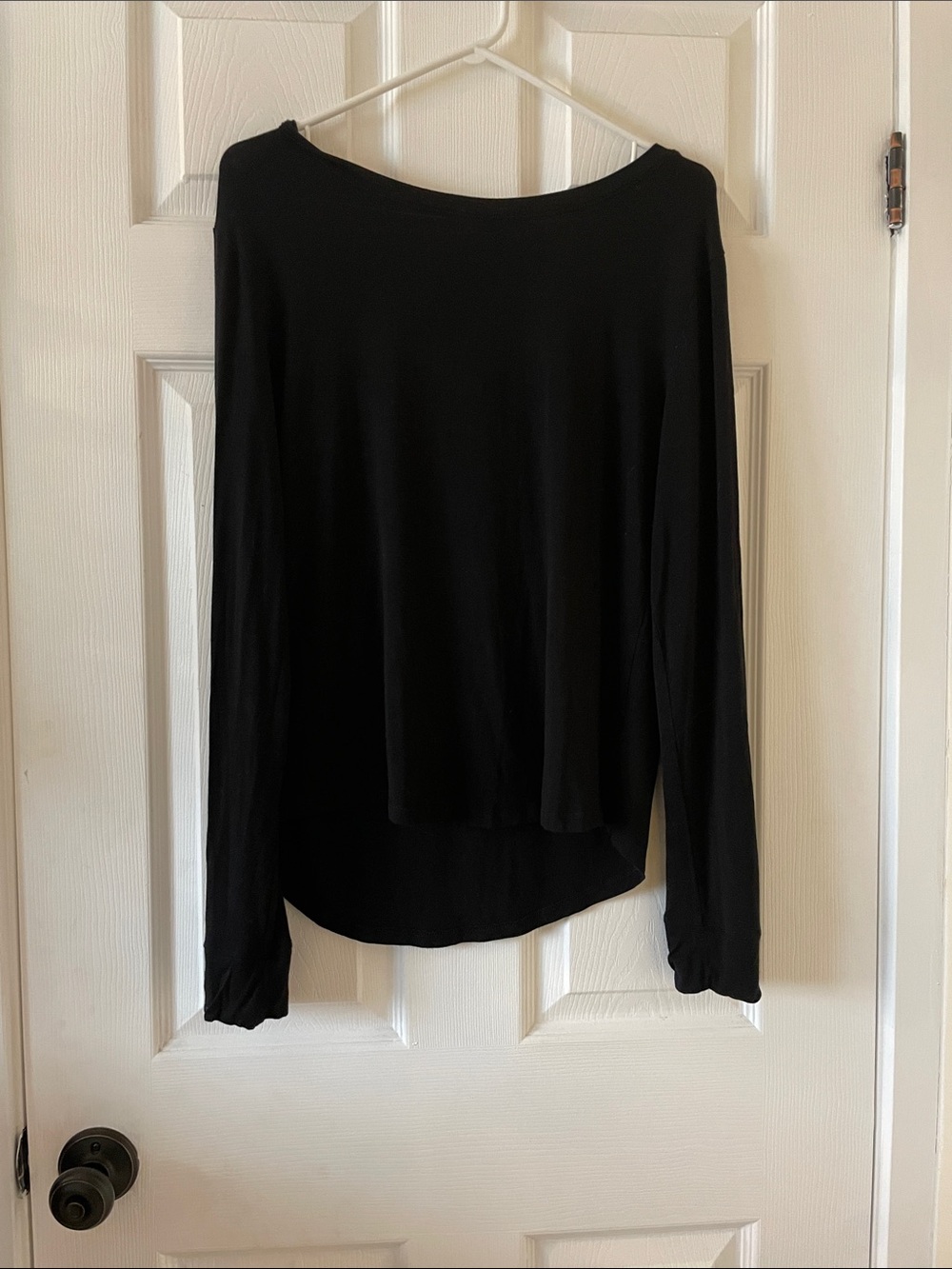 Black minimalist long sleeve tee